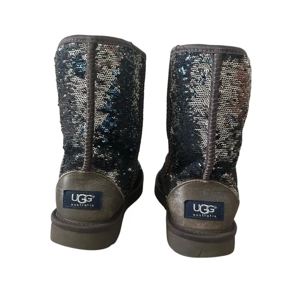 Ugg Women’s Boots 1002978 Midnight Blue Silver Sequin Classic Short Boots Sz 7
