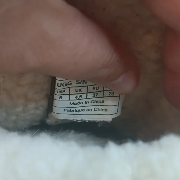 UGG Women's Brown Shearling-Lined Boots Size 6