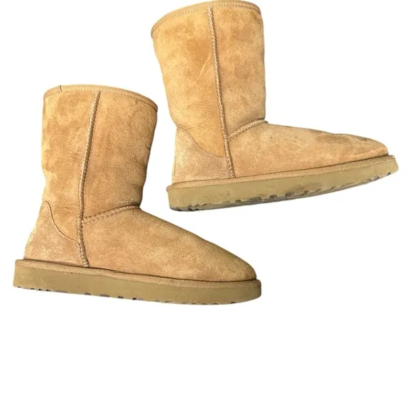 UGG Women's Classic Short II Boots Brown Mid-Calf Winter Casual Size 6