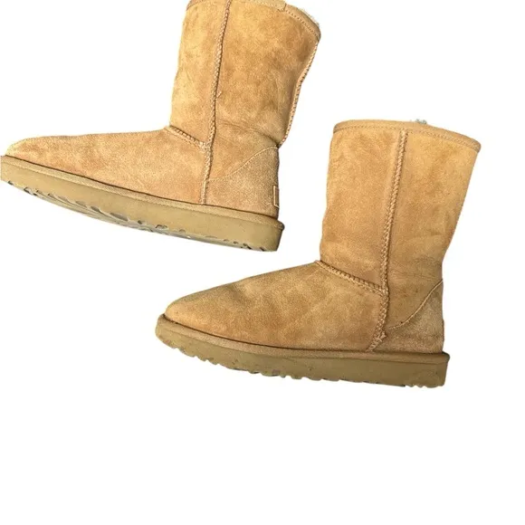UGG Women's Classic Short II Boots Brown Mid-Calf Winter Casual Size 6