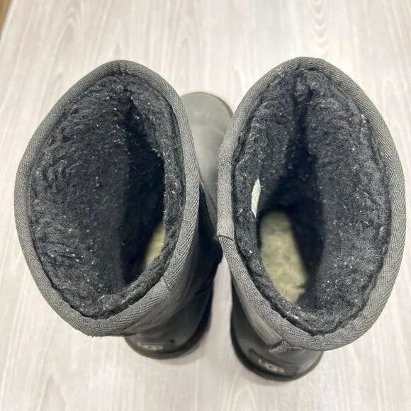 UGG Womens Essential Short Black Sheepskin Leather Wool Lined Winter Boots Sz 10