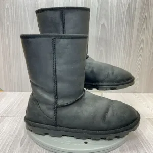 UGG Womens Essential Short Black Sheepskin Leather Wool Lined Winter Boots Sz 10