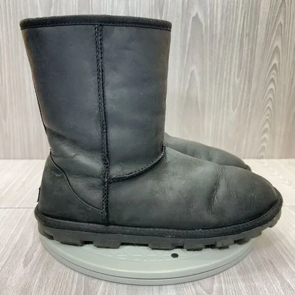 UGG Womens Essential Short Black Sheepskin Leather Wool Lined Winter Boots Sz 10