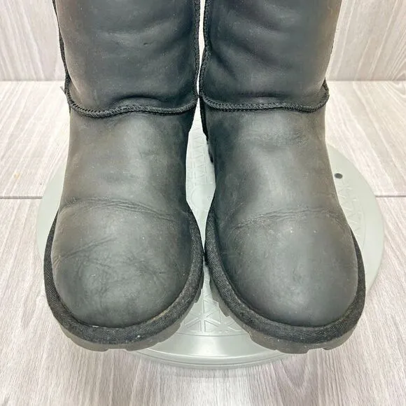 UGG Womens Essential Short Black Sheepskin Leather Wool Lined Winter Boots Sz 10