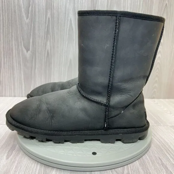 UGG Womens Essential Short Black Sheepskin Leather Wool Lined Winter Boots Sz 10