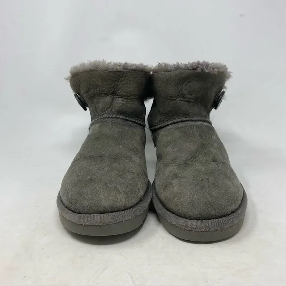 UGG Women’s Gray Suede Bailey Button II Shearling Lined Short Boots Size 9