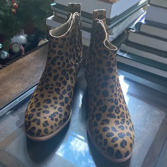 UGG Women's Kingsburg Leopard Boots