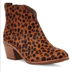 UGG Women's Kingsburg Leopard Boots