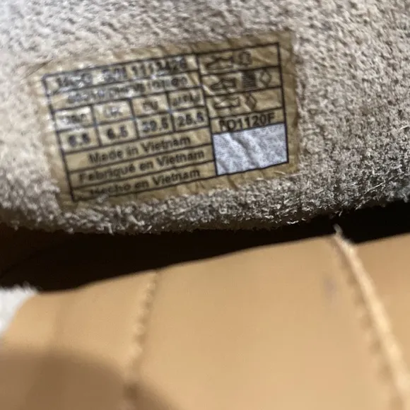 UGG Women's Kingsburg Leopard Boots