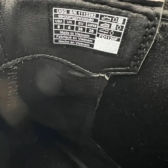 Ugg Women's Shoes Emmeth Chelsea Black Boot Size 8