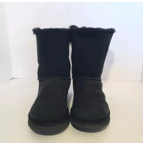 UGG Women's Solid Black Bailey Bow II Fuzzy Boots US 10