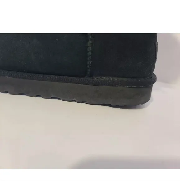 UGG Women's Solid Black Bailey Bow II Fuzzy Boots US 10