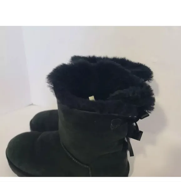 UGG Women's Solid Black Bailey Bow II Fuzzy Boots US 10