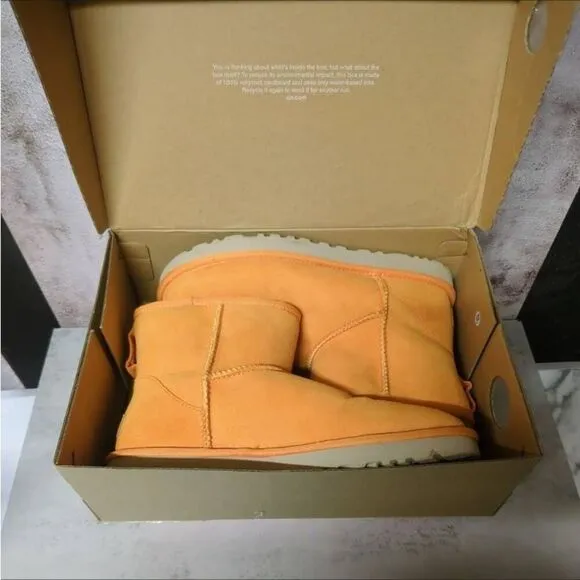 UGG Classic Mini II Short Suede Sheepskin Boots in California Poppy. Size 8