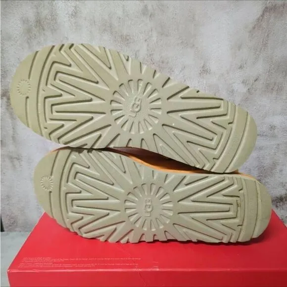 UGG Classic Mini II Short Suede Sheepskin Boots in California Poppy. Size 8