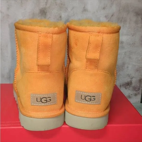 UGG Classic Mini II Short Suede Sheepskin Boots in California Poppy. Size 8