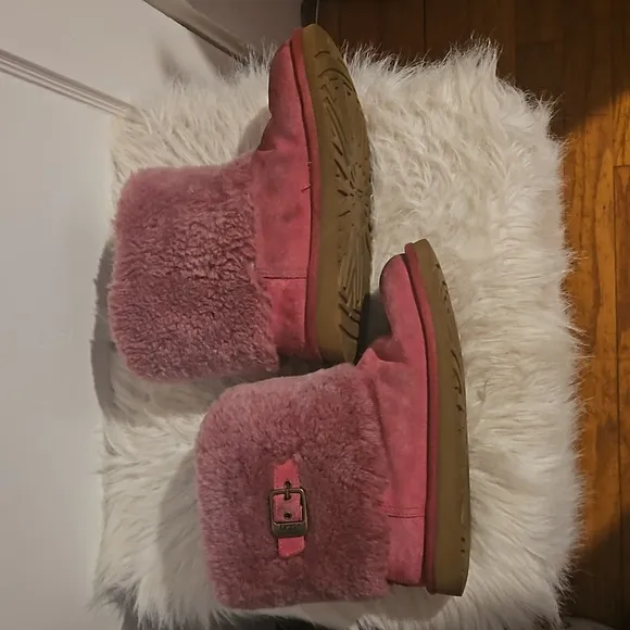 UGGS Ellee Dusty Rose Boots Big Kids Size 5