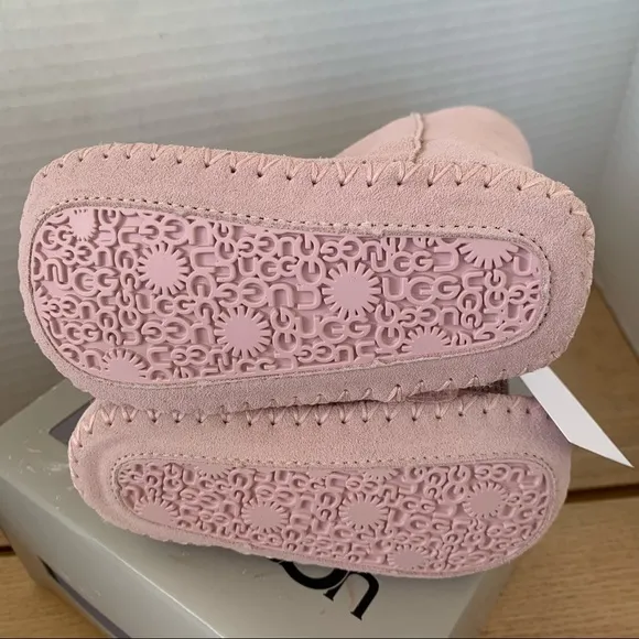 Uggs pink infant Caden boots see size chart