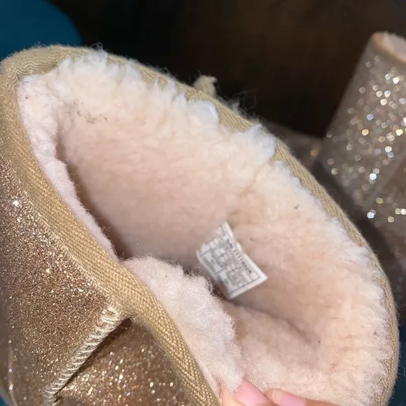 Ugg’s women sparkle short boots gold/tan‎ size 6