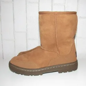 UGG ULTRA SHORT REVIVAL WATER RESISTANT BOOTS