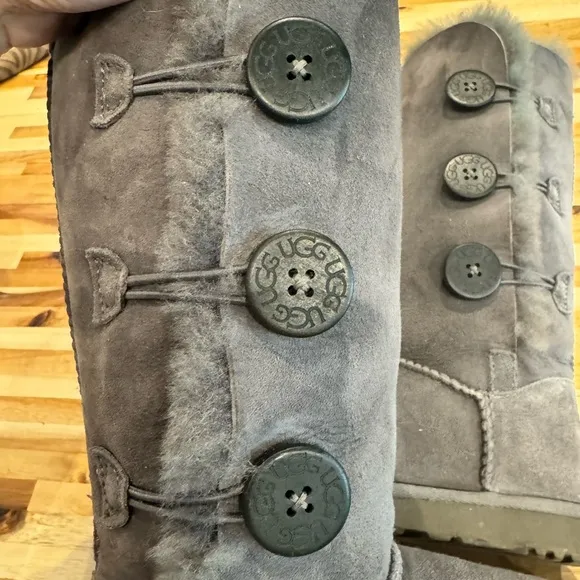 Ugh Bailey Button Triplet Boots Gray Size 6