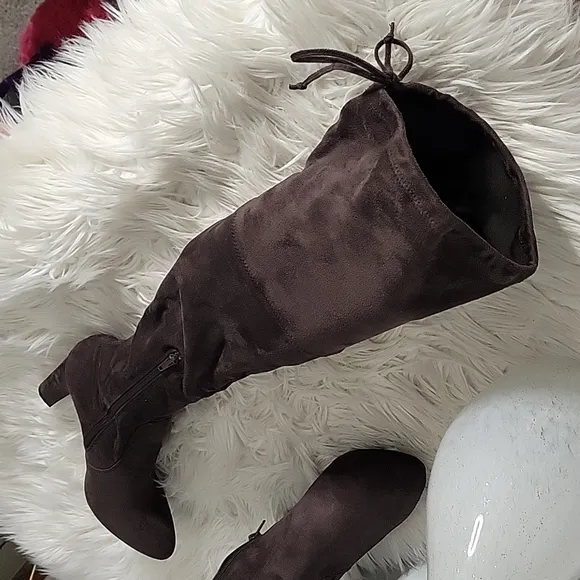 Unisa over the knee boots womens size 11M gently loved in box