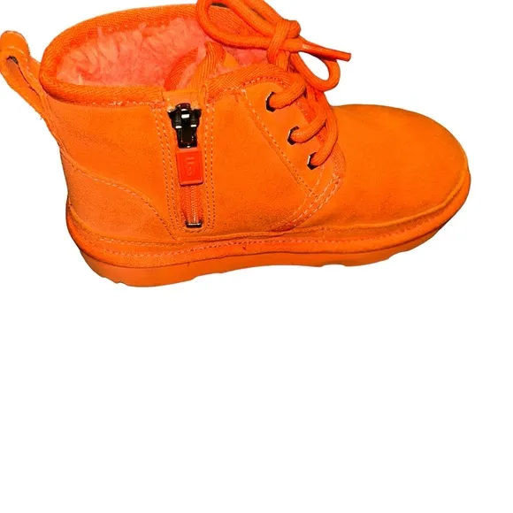 Unisex kids Ugg NEUMEL II orange Fur lined boots size 12 booties