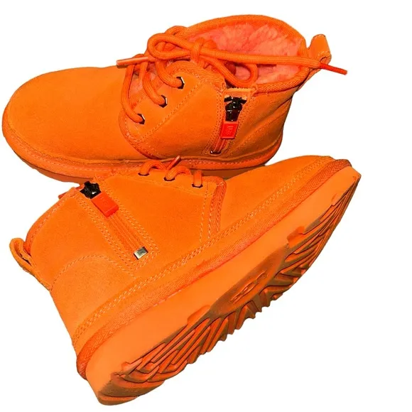 Unisex kids Ugg NEUMEL II orange Fur lined boots size 12 booties
