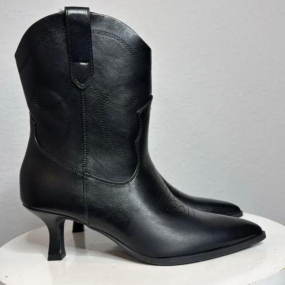 UNIVERSAL THREAD WOMENS BLACK JENSON WESTERN COWBOY ANKLE BOOTS **NWT**
