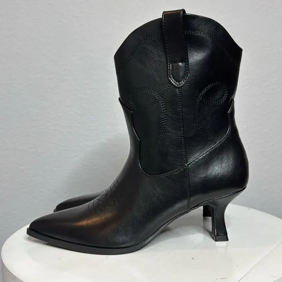 UNIVERSAL THREAD WOMENS BLACK JENSON WESTERN COWBOY ANKLE BOOTS **NWT**