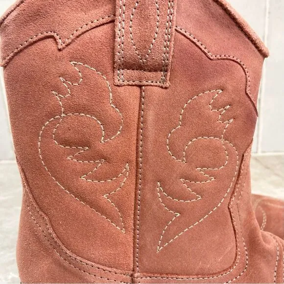 Urban Outfitters Boots Lynn Suede Rose Pink Cowboy Western  Size 7.  NWT