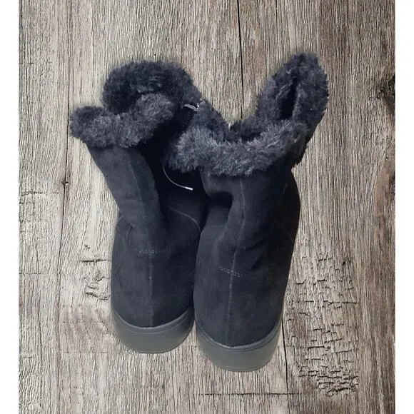 Valdini Sabra boots. Black suede. Size 10. Fur lined