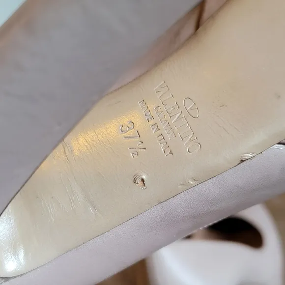 Valentino Garavani Nude Heels Leather Shoes Eur. 37.5