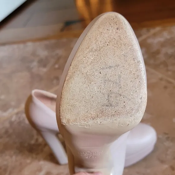 Valentino Garavani Nude Heels Leather Shoes Eur. 37.5