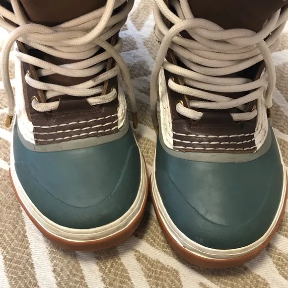 Vans Brown and Green Winter Boots