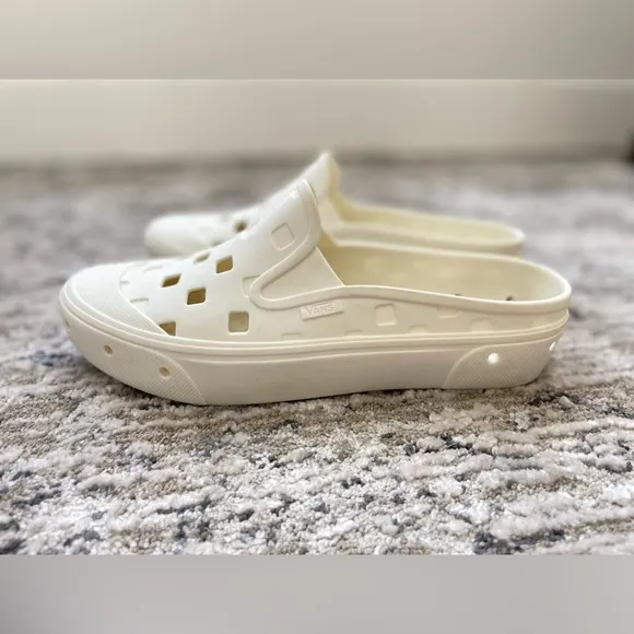 VANS Slip-On Mule TREK Sneakers Shoes Mens Size 8 Waterproof Marshmallow White