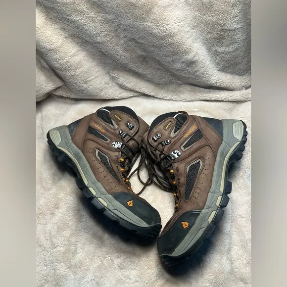 Vasque 10.5 Men Hiking Boots Gore Tex Vibram Sole