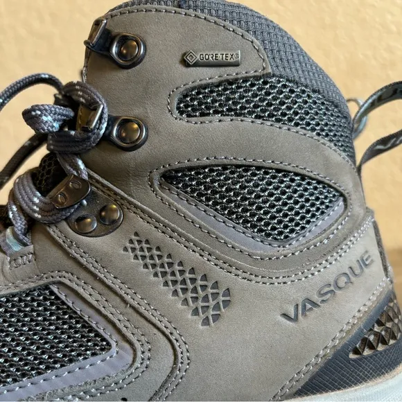 Vasque Goretex Hiking Boots Womens Size 10.5