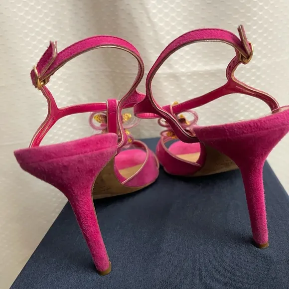 Vero Cuomo/Gunmetal vintage suede fuchsia sandals, w/flowers 8.5