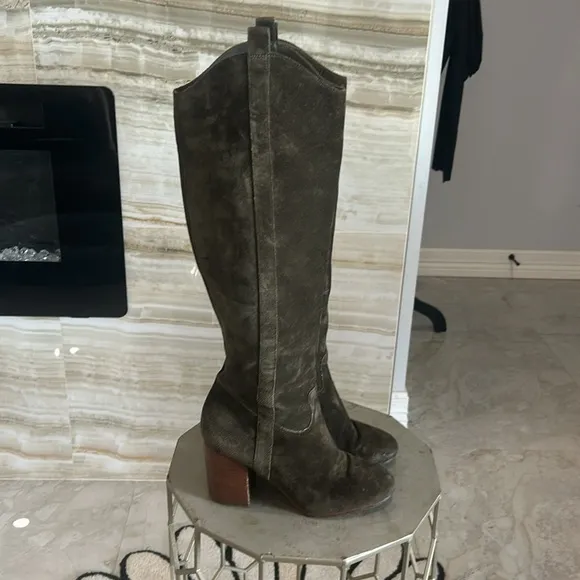 Via Spiga Women’s “ Babe” KneeHigh Boots. Olive/Brown Suede. Size 8.5M