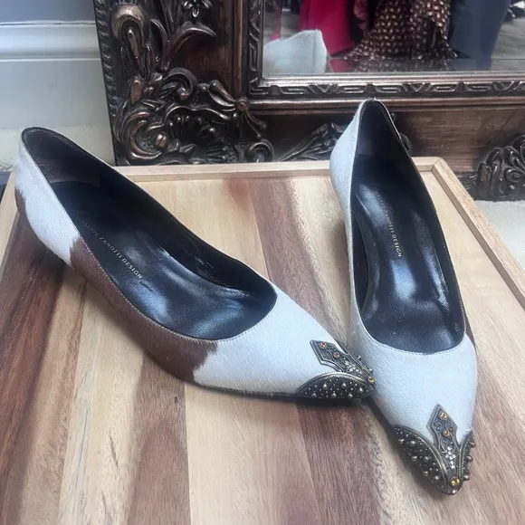 Vicini Giuseppe Zanotti Design calfskin rhinestone pointed kitten heels shoes