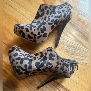 Vince Camuto Leopard Print Calf Hair Platform Ankle Bootie Stiletto Heels