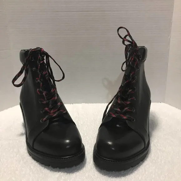 Vince  Camuto New‎ 9 W  Leather Lace-Up Ankle Boots- Gaviana- Black