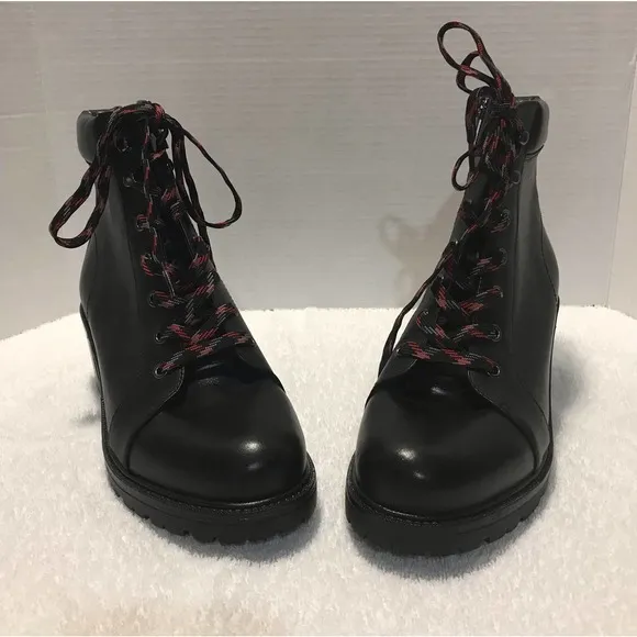 Vince  Camuto New‎ 9 W  Leather Lace-Up Ankle Boots- Gaviana- Black