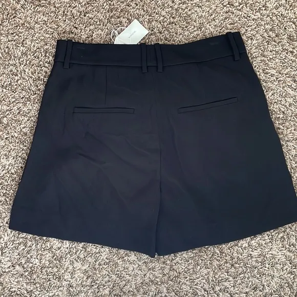 Vince Pleat Front High Waisted Black Shorts Size 8 NWT