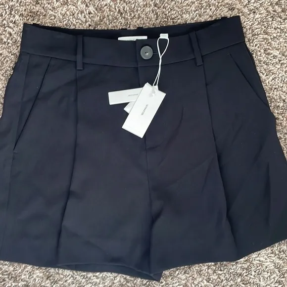 Vince Pleat Front High Waisted Black Shorts Size 8 NWT