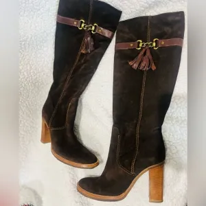 Vintage Brown leather upper boots size 9.5 to 10 fits very good condition