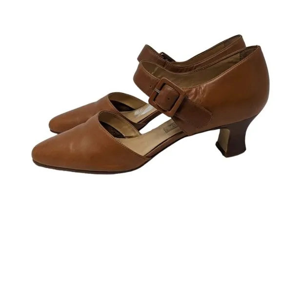 Vintage Connie Mary Jane Brown Leather Pine Cone Low Pump Heels Shoes BRAZIL 8