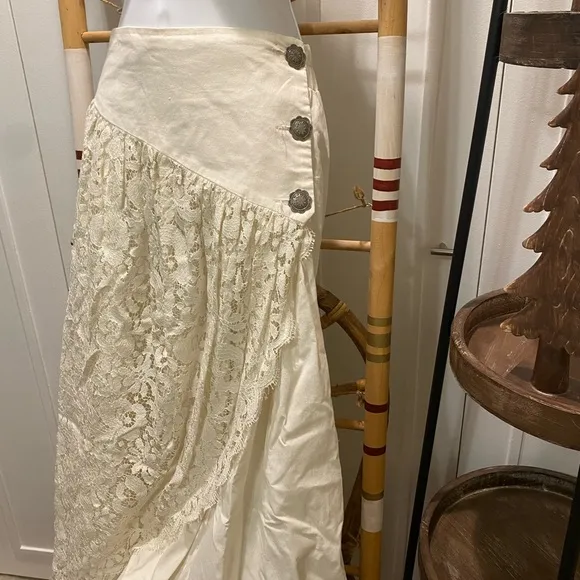 Vintage Country western set.  Cotton and lace shirt and skirt set.  S/m.