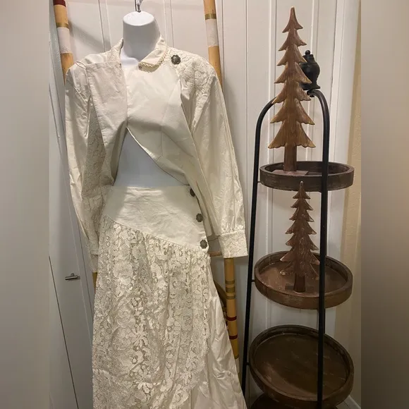 Vintage Country western set.  Cotton and lace shirt and skirt set.  S/m.